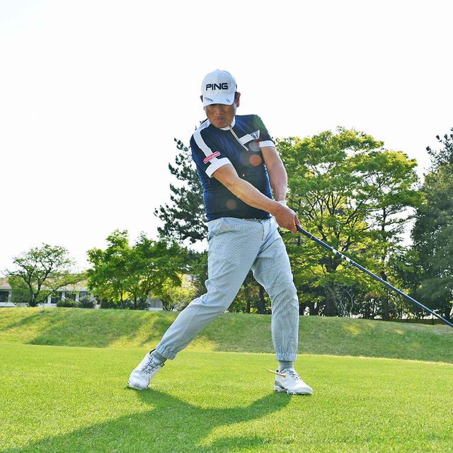 画像13: 【ドライバー】曲がらず! 飛ばせる! 大型ヘッドの最強インパクト。ヘッドは地面をひきずるほどゆるやかになる(前編)