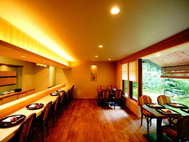 画像: 和食店“穏坐”