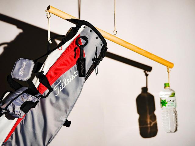 画像1: 【プレゼント】1ラウンドで飲むべき水量は約2リットル。それより軽い! タイトリスト「プレーヤーズ4カーボン スタンドバッグ」を各色1名に