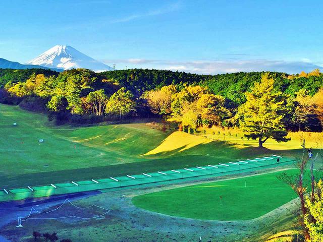画像: 練習場300Y・21打席。アプローチバンカー練習場あり