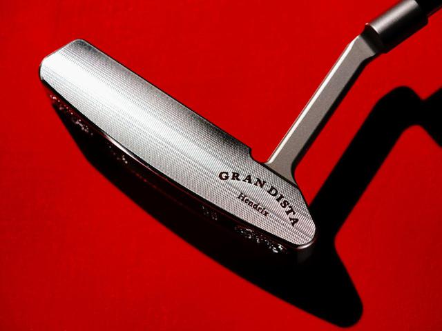 画像: フェース面には微細なミーリングが入る。ジャーマンステンレススチールの打感は「最高」の一言。