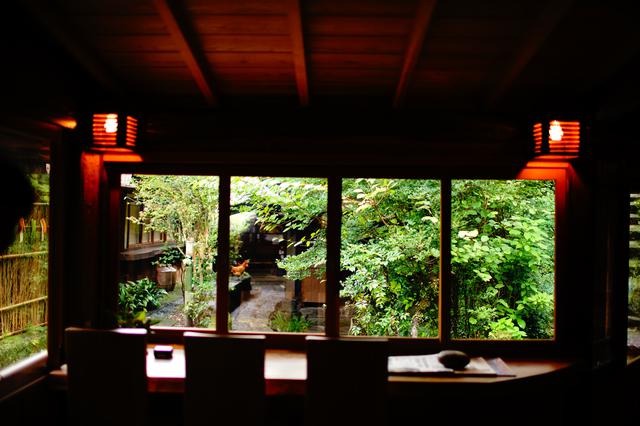 画像: 昼間は読書サロンになる『食処喫茶 不忘舎』