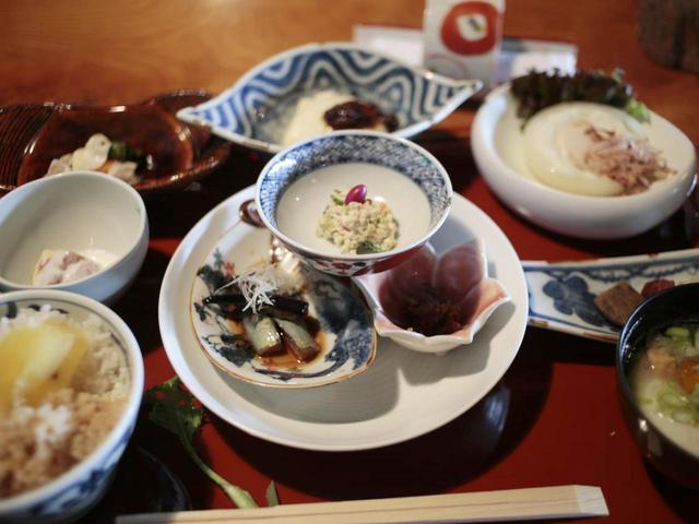 画像: 焼き魚と卵料理は、当日、お好みの調理方法をお伺いしてから、火を通します。