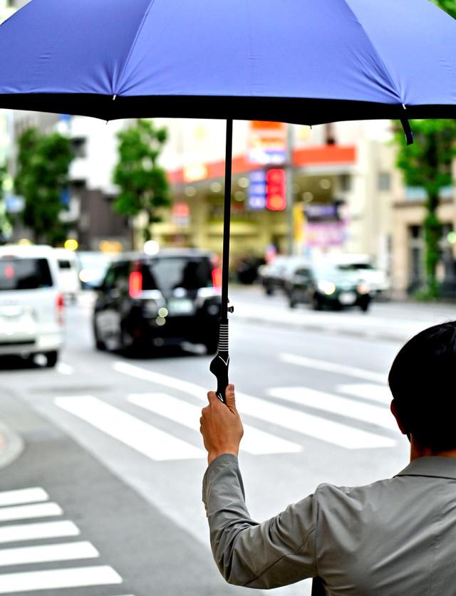 画像: 雨の日が待ち遠しい 「グリップ矯正アンブレラ」