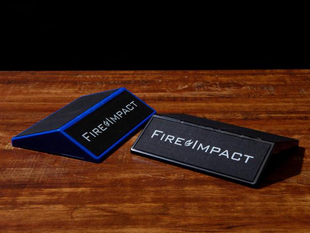 画像: Fire Impactはブルーとブラックの2色