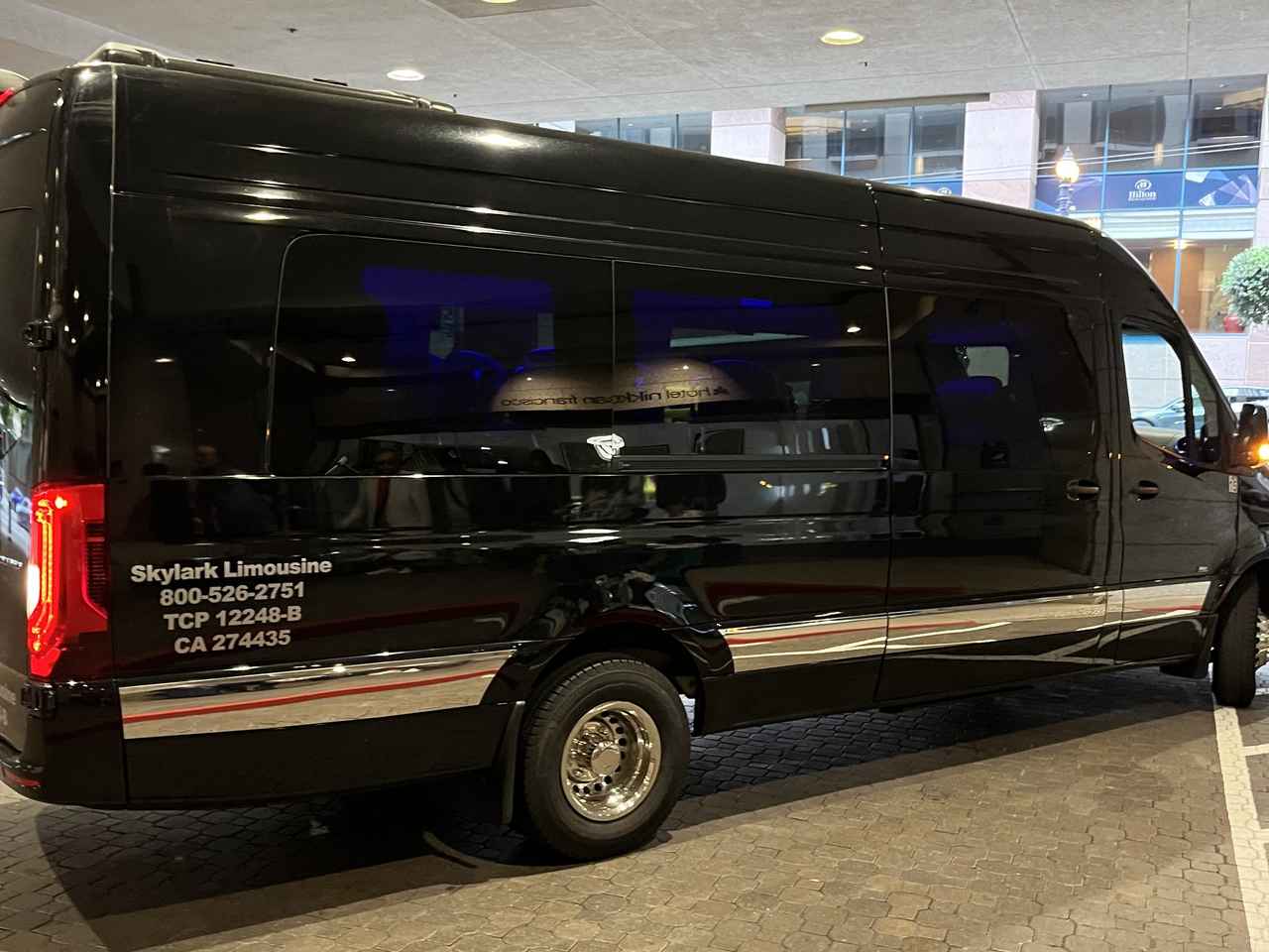 画像: サンフランシスコのホテル→ペブルビーチリゾートまでは専用車を利用