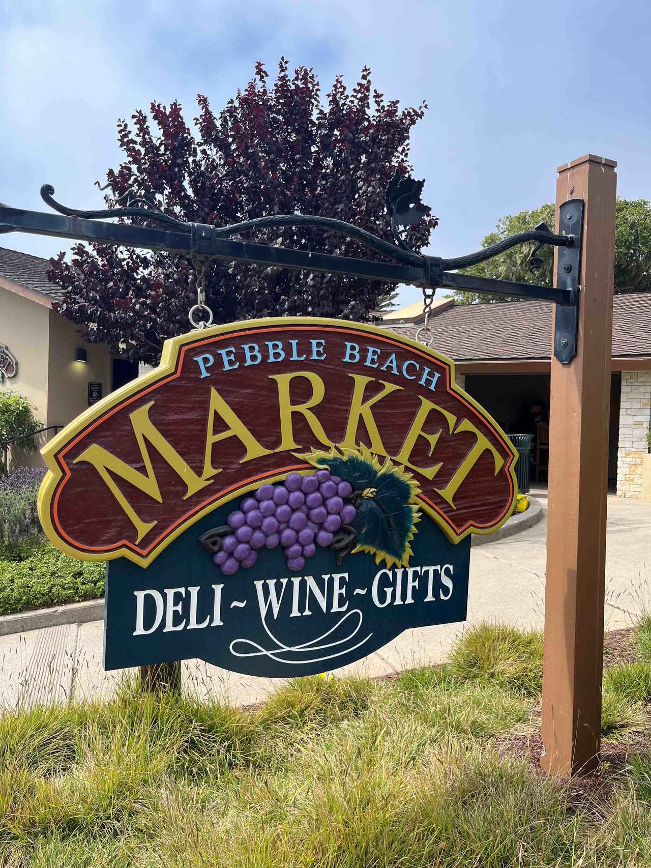 画像: スタート前にリゾート内のマーケットでお買い物!