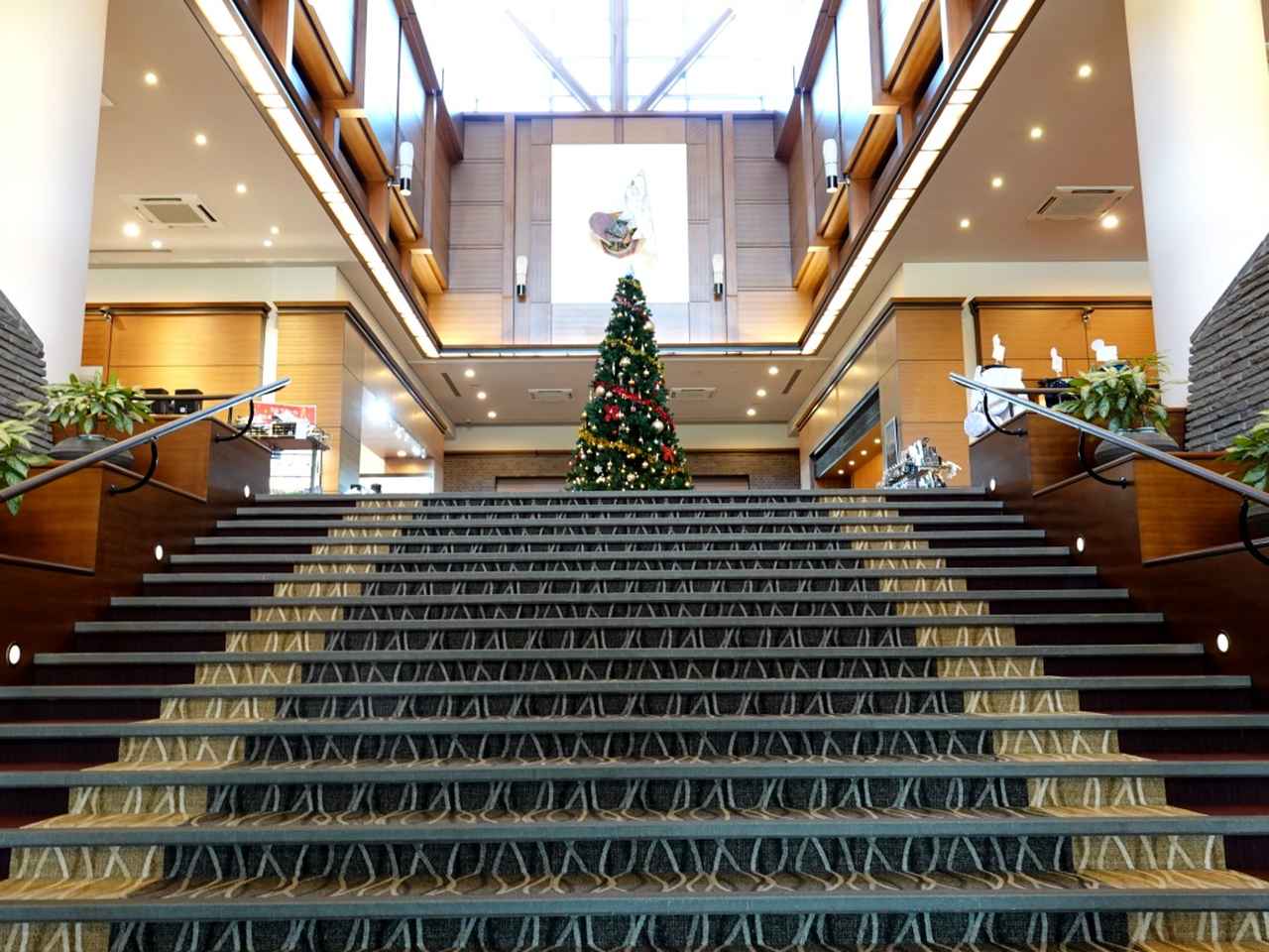 画像: グランPGMを思わせる豪華で洗練されたクラブハウス