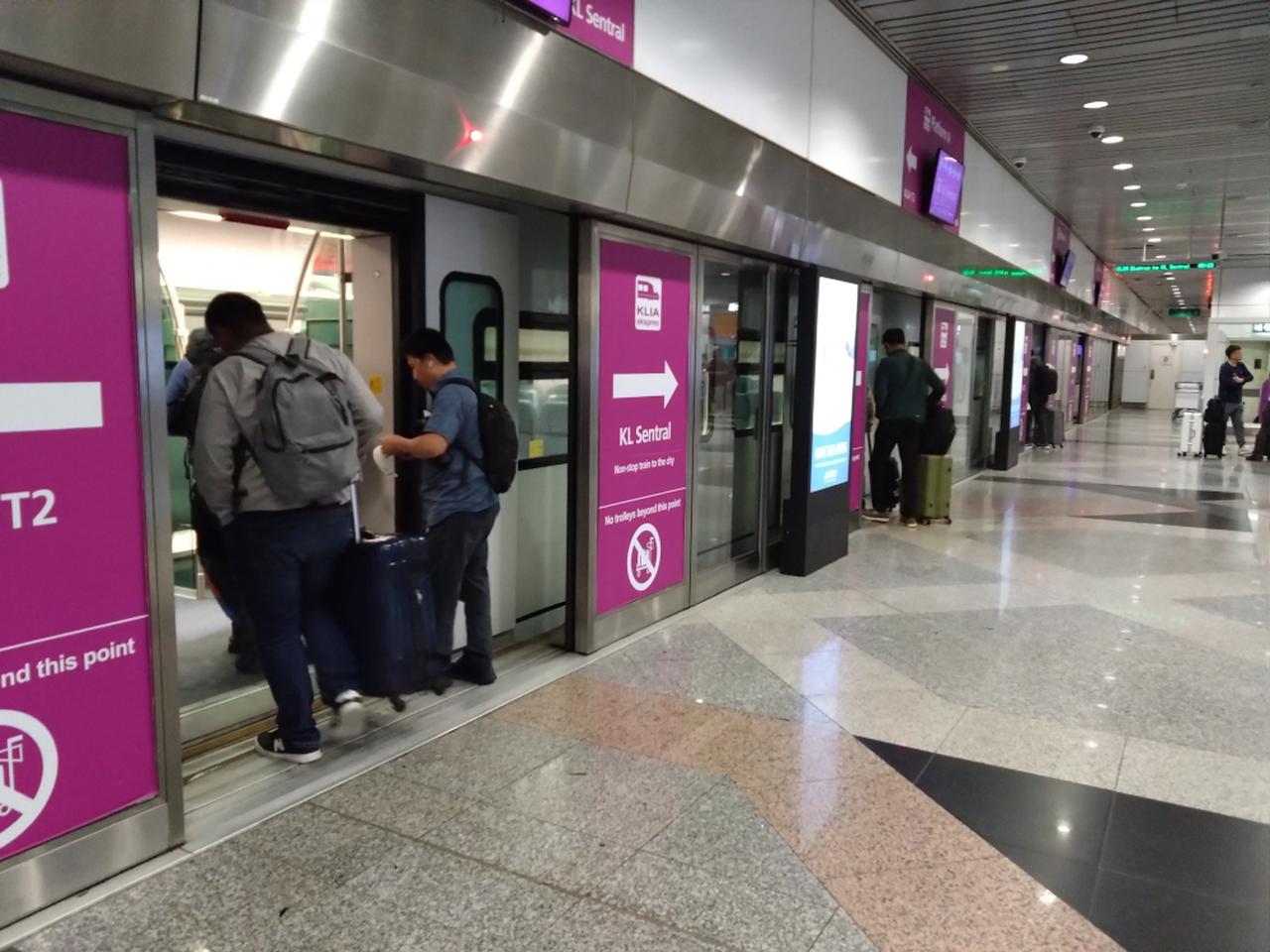 画像: 空港から「KLIAエクスプレス」に乗車