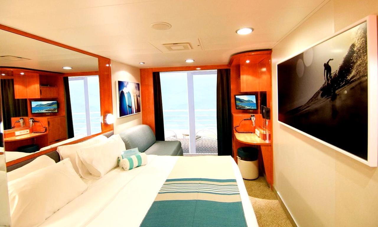 画像: 部屋奥の扉からプライベートバルコニーへ。設備が整ったゆったりとしたプライベート空間16㎡