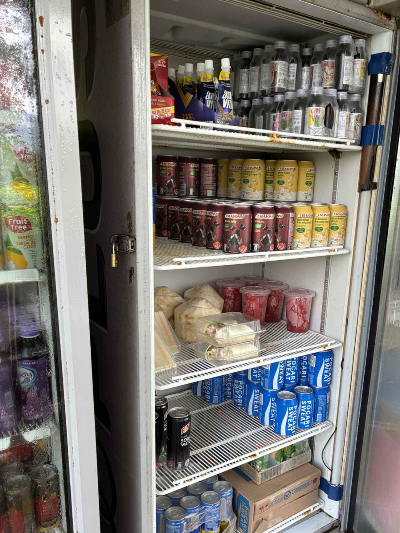 画像: 日本でお馴染みのエナジードリンクも!