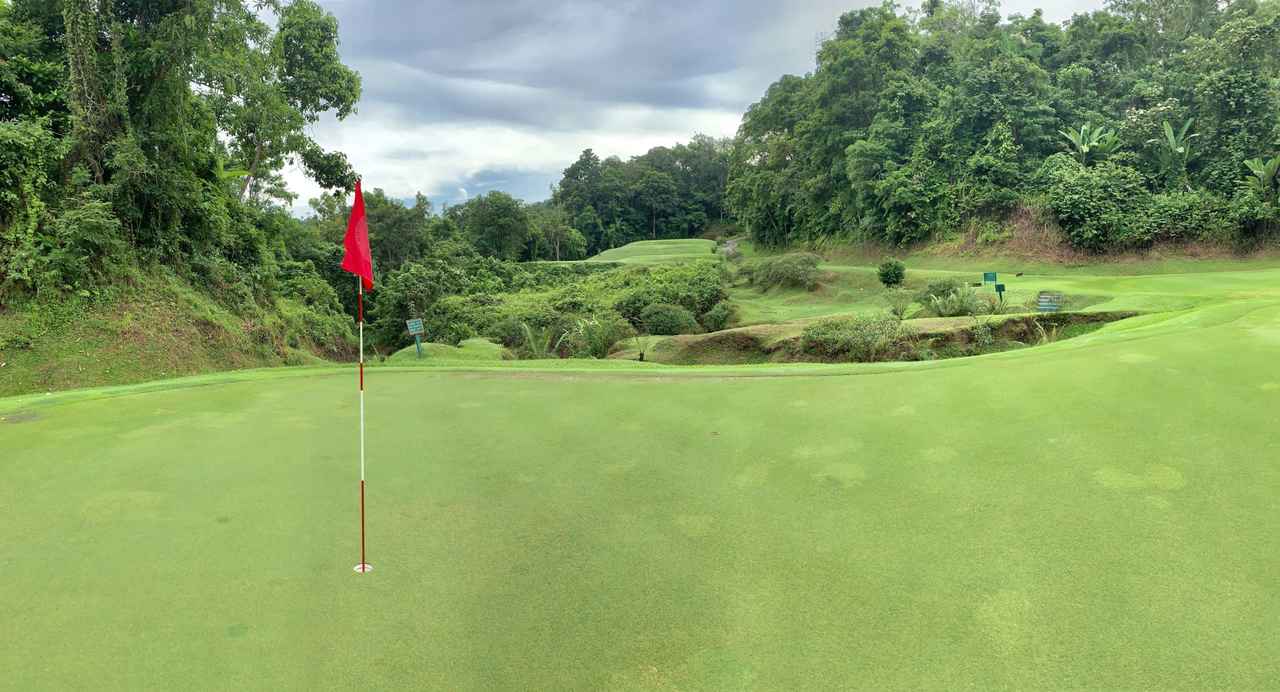 画像: 島の内陸部に広がり、ありのままの自然をハザードとして取り入れている