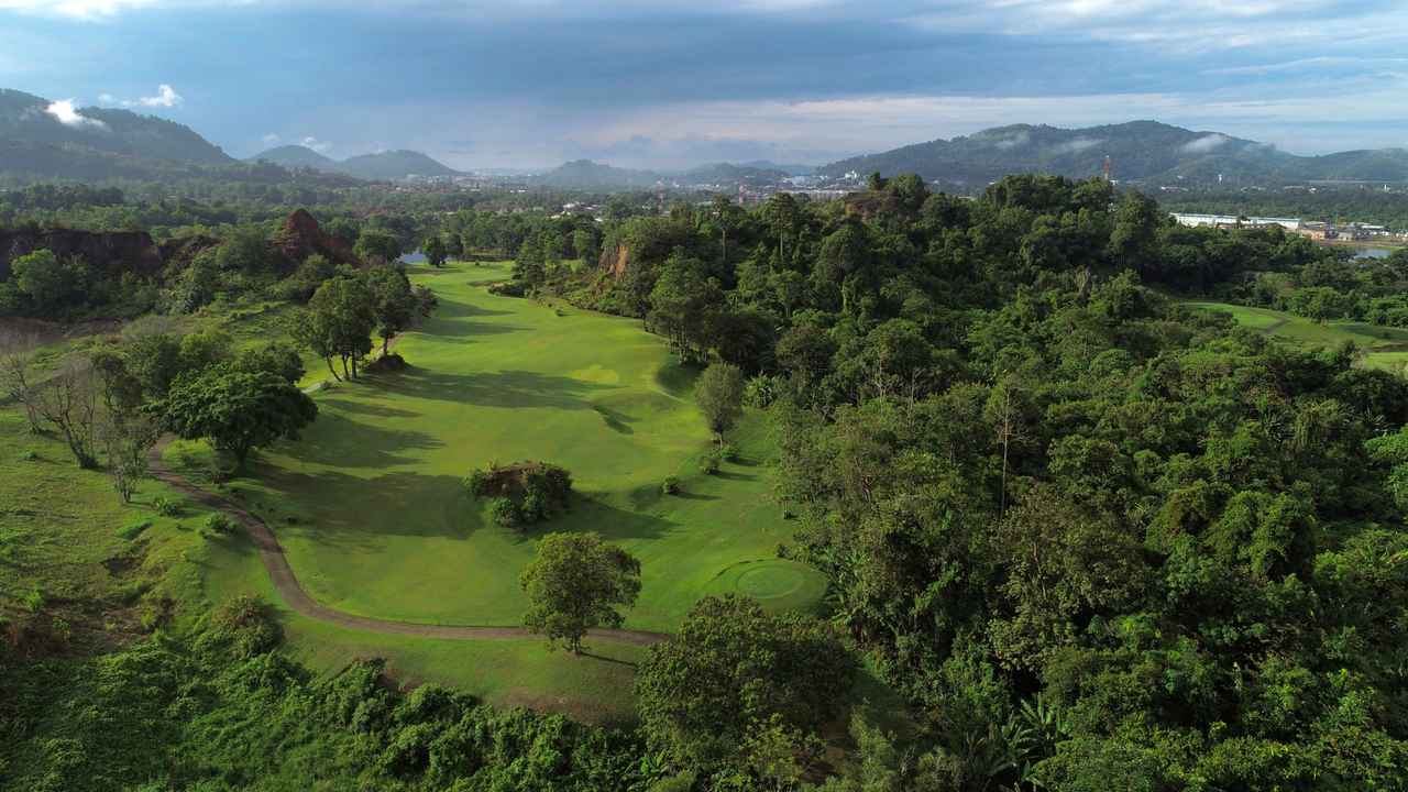 画像: 起伏に富んだレイアウト。ダイナミックなゴルフが楽しめる18ホール