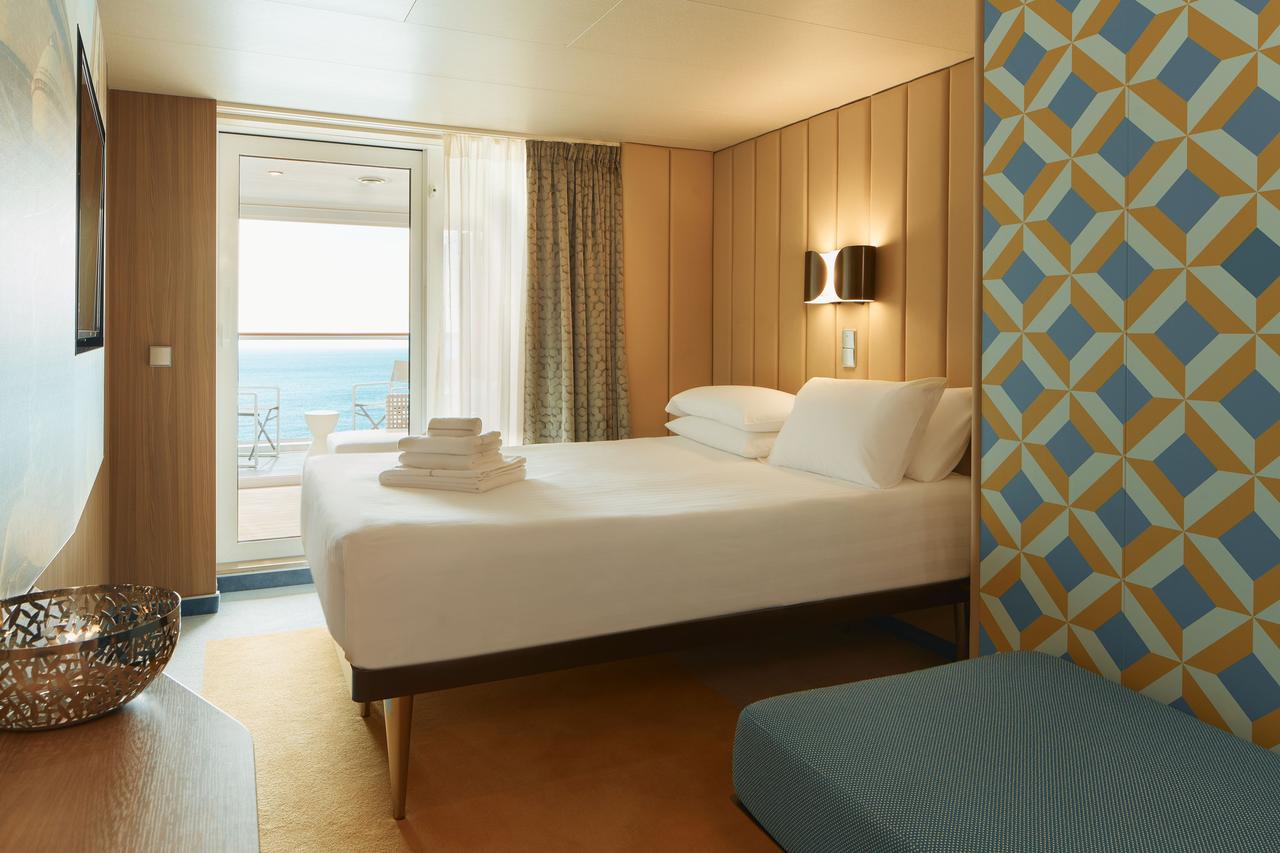 画像: バルコニー付客室　一例　ベッドをセパレートにする事も可能