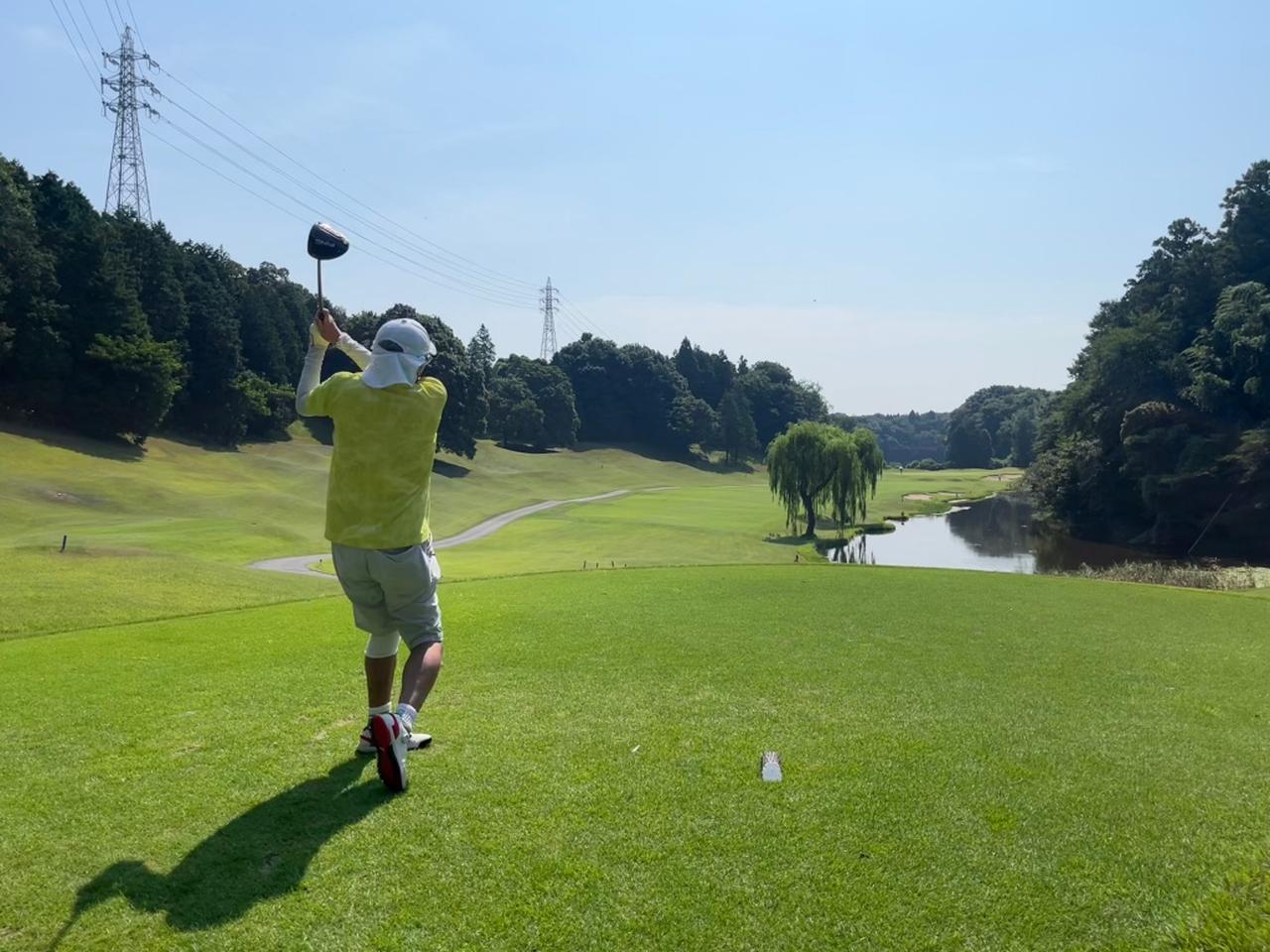 画像: 池やバンカー、ホールをセパレートする樹木などしっかり狙いを定めて打たないと、ハザードに引っかかりやすい。アップダウンはさほどなくゆるやかなので、距離の計算はしやすい
