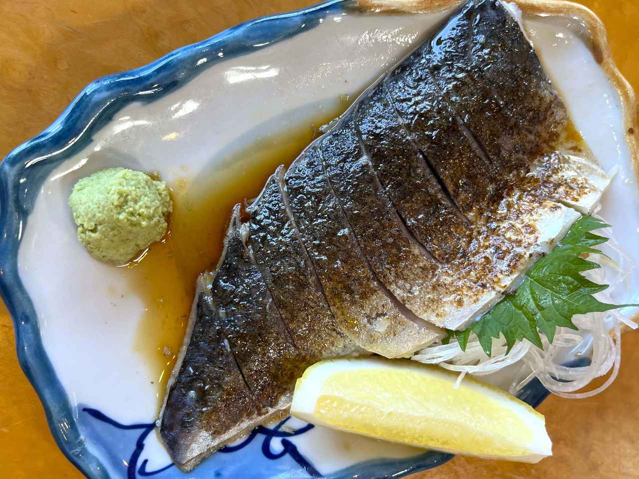 画像: 地元の旬の幸が楽しめるレストラン。ビールのお供には「青森八戸産しめ鯖のあぶり」も人気です！