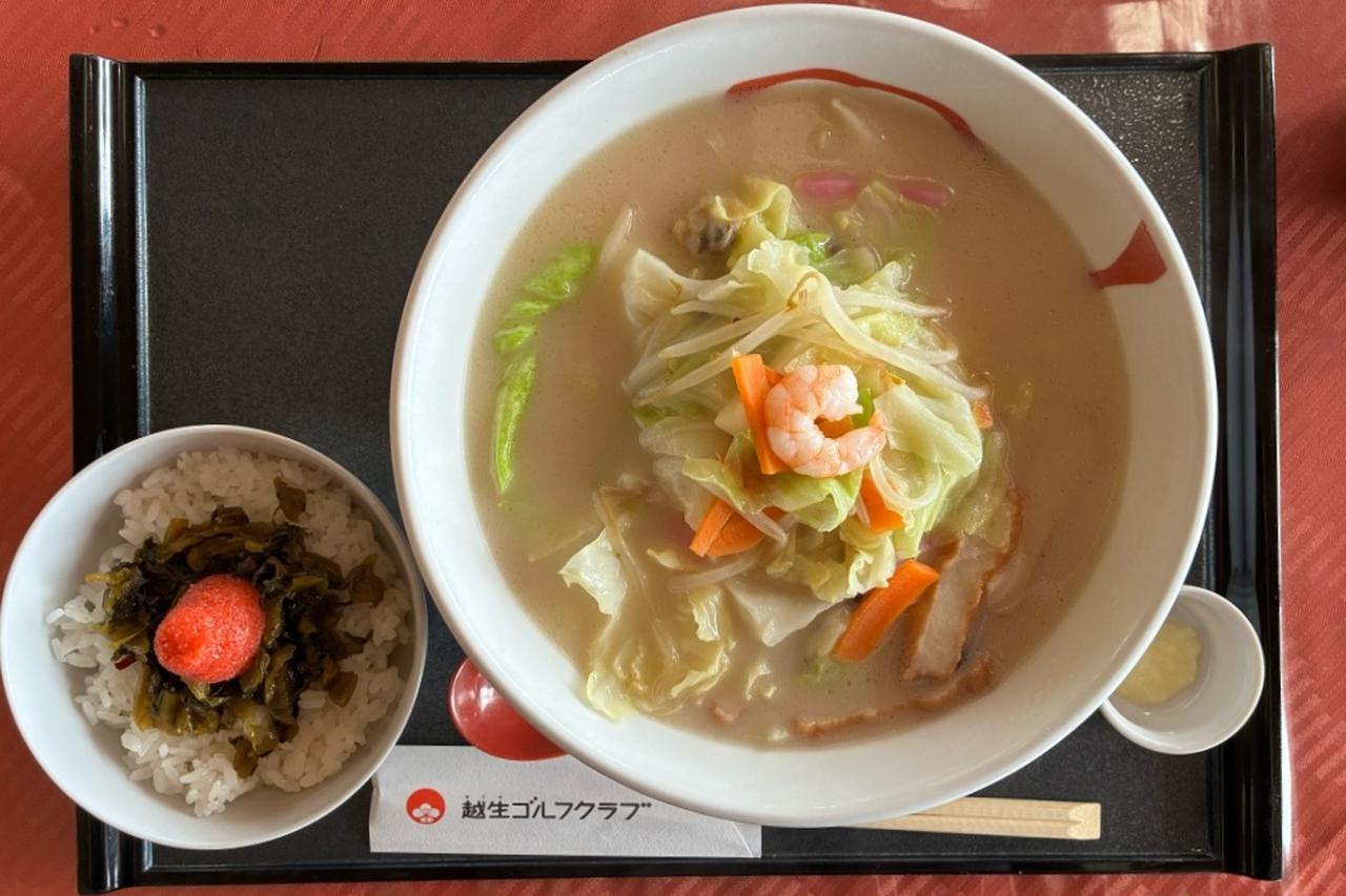 画像: 通年出されるメニューの中で最も人気があるちゃんぽん。太めの麺と魚介スープがナイスマッチ！人気ナンバー１越生ちゃんぽん（1680円）