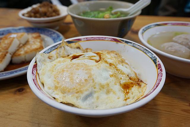 画像: 天天利美食坊の滷肉飯（ルーローハン）