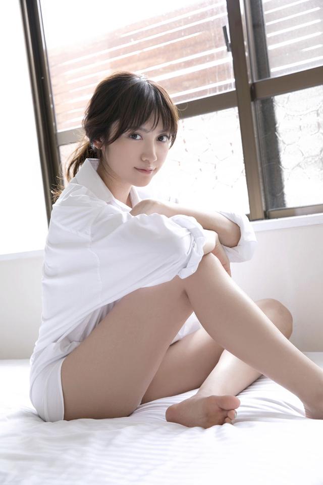 画像6: 桃月なしこ、2回目のヤンマガ表紙を獲得! 「鍛えてできた、くびれや腹筋を見てね」