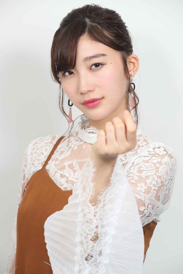画像7: 小倉優香/初めて挑んだ本格アクションの成果を観てほしい。初主演作『レッド・ブレイド』12/15より公開