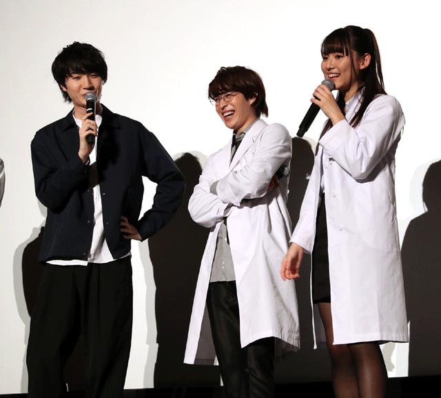 画像4: 映画「リケ恋~」の完成披露上映会が開催。W主演の浅川梨奈&西銘駿は、劇中とは正反対の雰囲気で、浅川のツッコミに、西銘はタジタジ