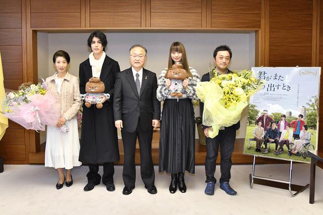 画像1: 映画『君がまた走り出すとき』、出演者らが川口市長を表敬訪問。「川口の魅力的な風景を、全国の皆さんに観ていただきたい」