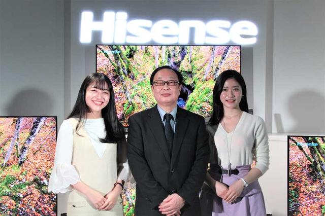 画像: インタビューを終えて記念撮影。左から田村、ハイセンスジャパン 営業部部長 岩内順也氏、大野
