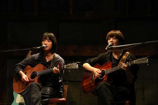 画像2: 音楽好き必見、小松菜奈と門脇麦の歌声がたっぷり聴ける映画『さよならくちびる』(5月31日公開)の魅力に迫る