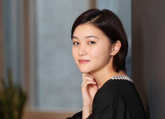 画像4: 「長渕剛」が20年ぶりに主演した映画『太陽の家』で、明るく、強く、パワフルな娘役を熱演した「山口まゆ」にインタビュー。「長渕さんに負けないぞって覚悟を決めて挑みました」
