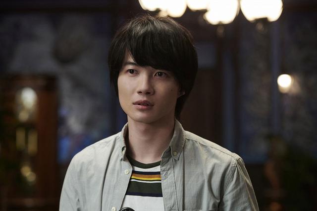 画像2: 神木隆之介が探偵助手(ワトソン)役に、さらにW探偵(タブルホームズ)役に浜辺美波&中村倫也が挑む、 奇想天外・前代未聞のミステリー作「屍人荘の殺人」Blu-ray&DVDが6月17日に発売
