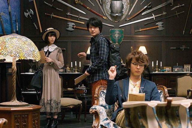 画像1: 神木隆之介が探偵助手(ワトソン)役に、さらにW探偵(タブルホームズ)役に浜辺美波&中村倫也が挑む、 奇想天外・前代未聞のミステリー作「屍人荘の殺人」Blu-ray&DVDが6月17日に発売