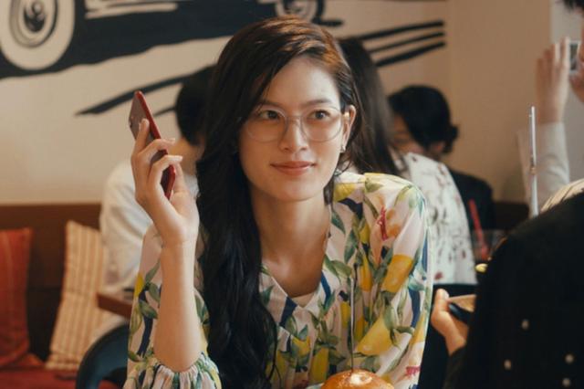 画像4: 現実と非現実の間にある“不思議な町”を舞台にした映画『人数の町』で、映画初出演を飾った立花恵理にインタビュー。「ひとつの作品をより掘り下げて考えられるようになりました」