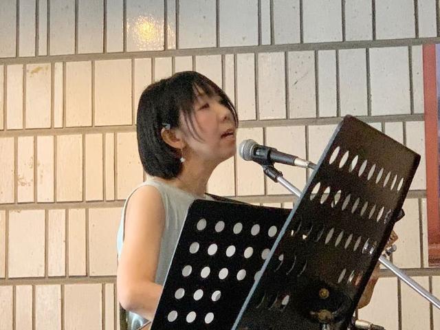 画像2: 北海道の美しい自然と四季を封じ込めた映画『モルエラニの霧の中』が、サプライズで劇場ミニライブを開催