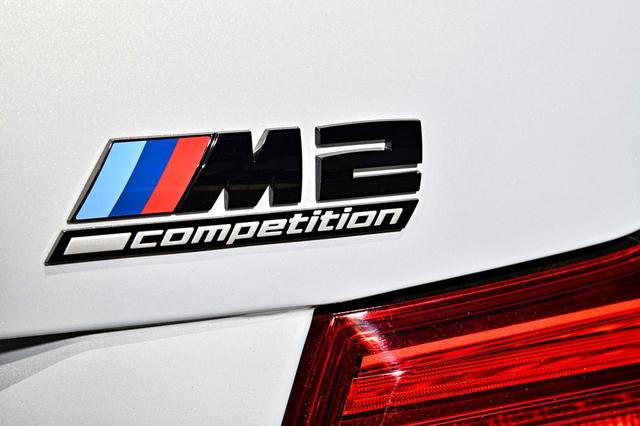 画像: M2コンペティション専用エンブレム