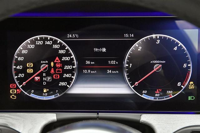 画像: メーターとセンターのパネルは、2枚の12.3インチワイドディスプレイ。ステアリングのスイッチやセンターコンソールのコマンドダイヤルで画面の変更などの操作が可能