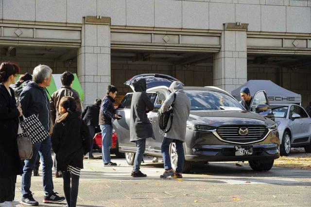 画像: いま、大人気の輸入車/国産SUVが25台展示。実際に見て触って座ることも可能