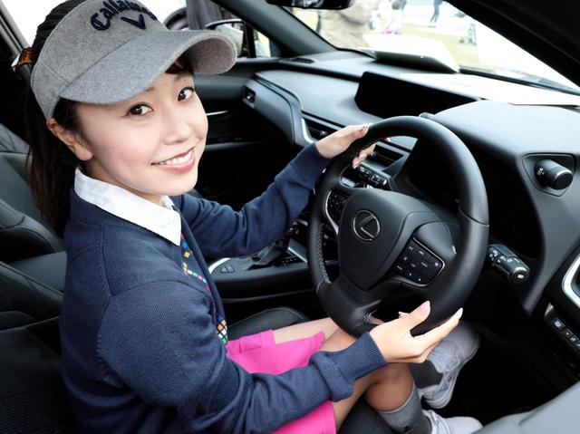 画像: 「高級感に抜かりはありません。ゆったり座れても車はコンパクト。大きな車の運転が苦手な人も安心です」