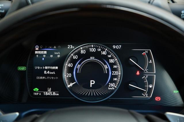 画像: バージョンLはTFT液晶式メーター。速度計は260km/hスケール