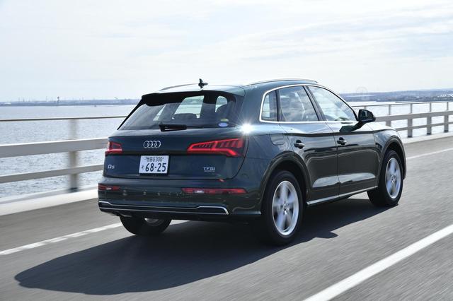 画像: 高速道路のクルージングもQ5が得意とするところ。アダプティブクルーズコントロール(ACC)は全車標準となる。静粛性も高く、直進安定性もピカイチ