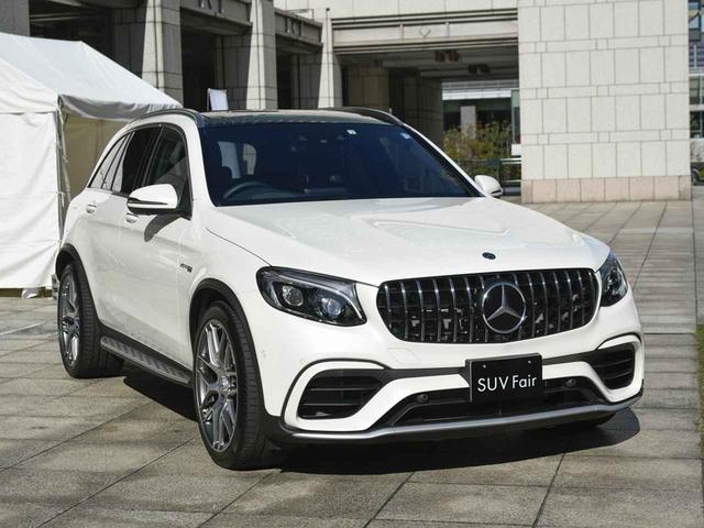 画像: 展示車はメルセデスAMG GLC63 S 4マティック+。510ps/700Nmの4リッターV8ツインターボを搭載する超絶怒濤モデル。1433万円