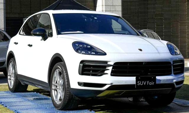 画像: 展示車は標準モデルのカイエン。3リッターのV6ターボエンジンで、340ps/450Nmのパワー/トルクを発生する