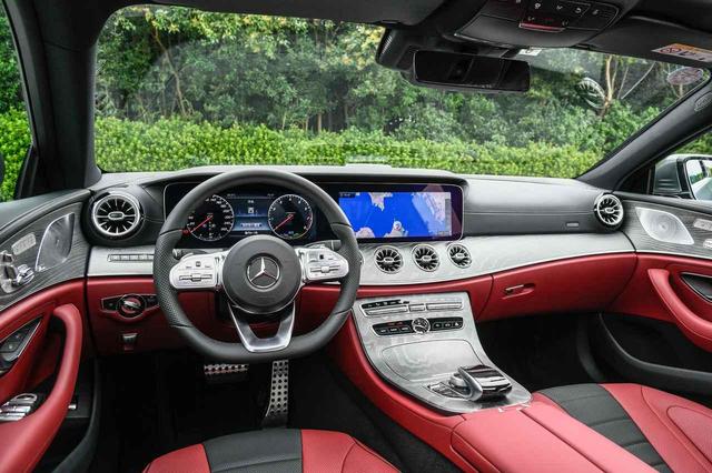 画像: 左ハンドル仕様はCLS450 4マティックスポーツのみに設定される