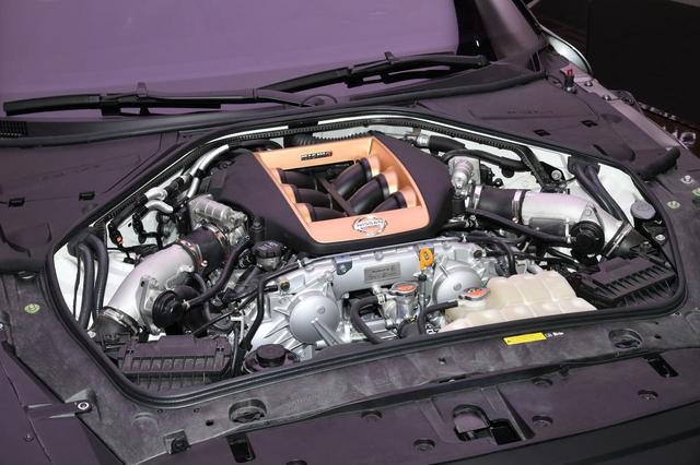 画像: NISMOチューンのハンドビルド・エンジンは720ps/780Nmを発生する