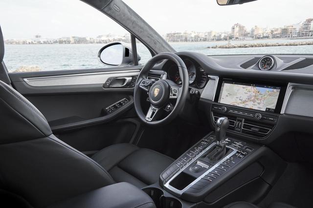 画像: ネットワーク化された新しい10.9インチフルHDタッチスクリーン付ポルシェ コミュニケーションマネジメントシステム(PCM)を標準装備。