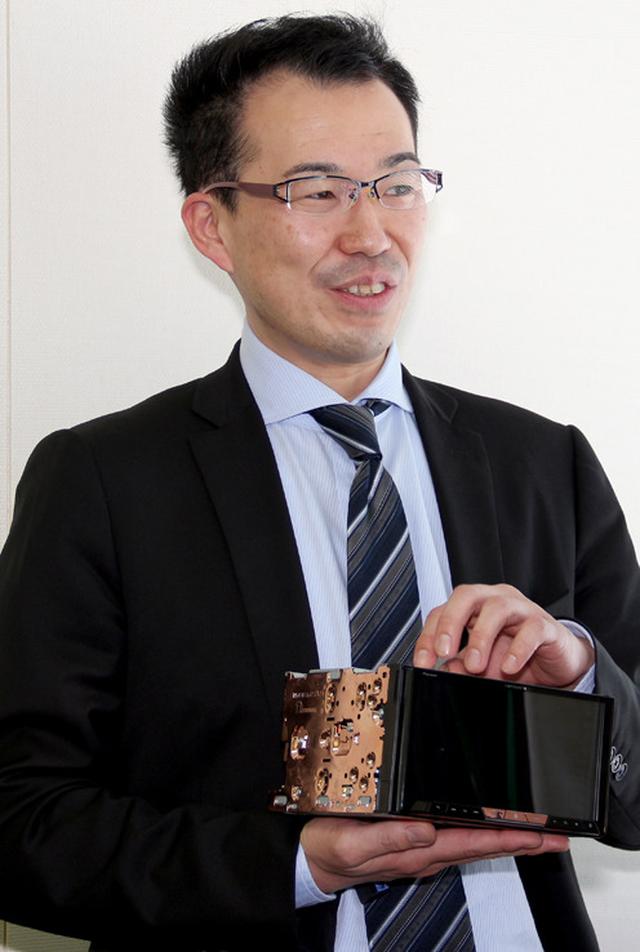 画像: サイバーナビ χシリーズの商品企画を担当したパイオニア(株)市販事業部 事業企画部 市販企画部 マルチメディア企画1課の内田有喜氏。