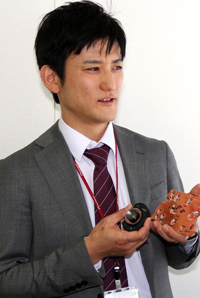 画像: 内田氏と同じくサイバーナビ χシリーズの商品企画に参画した同 橋本岳樹氏。