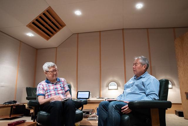 画像: 聴き終えた両氏の口からは、caosを使用した際の音が信じられないといった様子で言葉が繰り出されてくる。