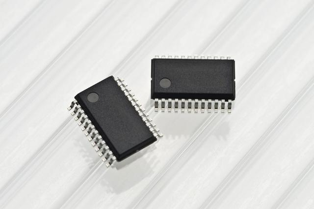 画像: IC内部回路に発生するコモンモードノイズを極限までゼロに近づけるA.R.C.N_ZERO circuitを組み込んだ電子ボリュウム。音楽の瞬時応答性改善に成功したとのこと。