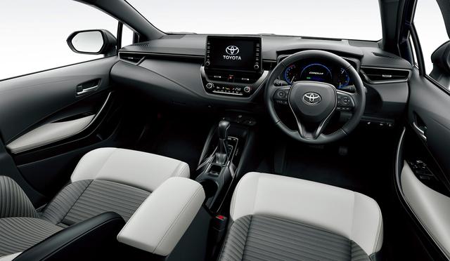 画像: HYBRID W×Bの内装、ブラック&シート色ホワイト。