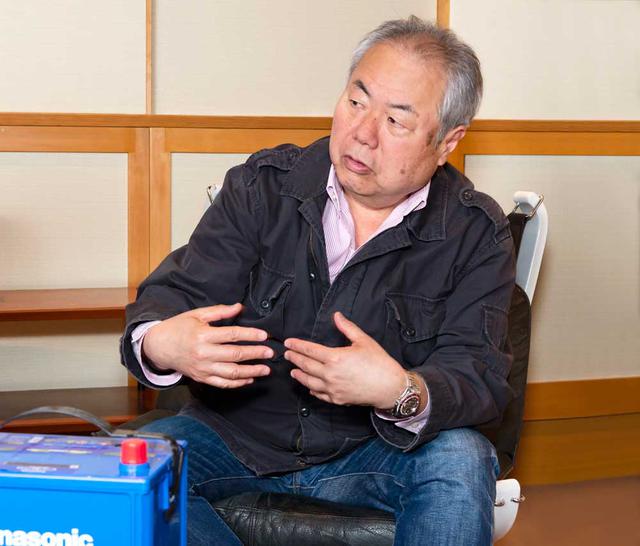 画像: カーオーディオの今を伝え続けて30年を超える黛氏。自身もパナソニックcaosを利用するユーザーの1人だ。